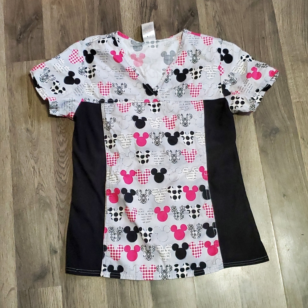 Small scrub top